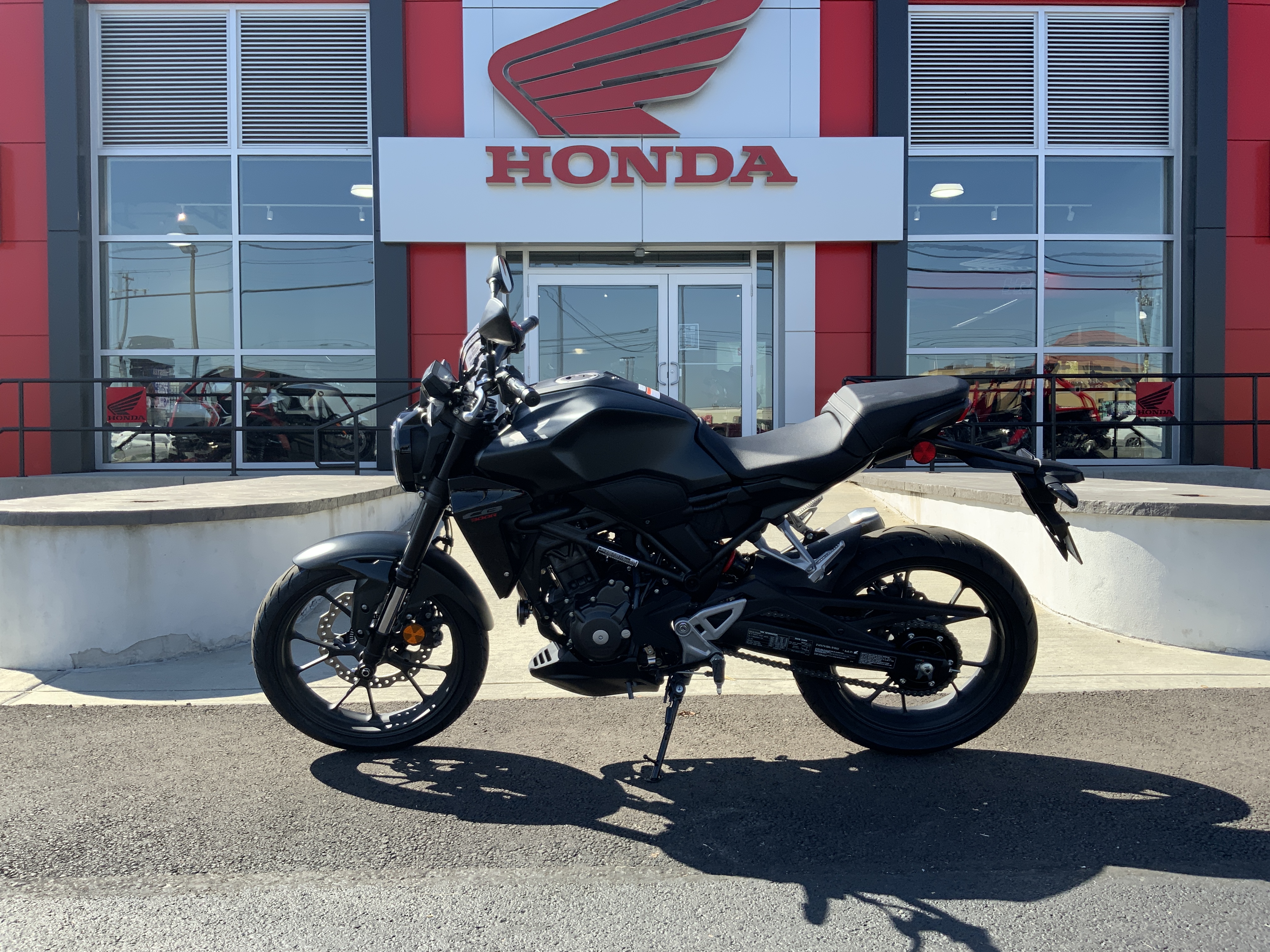 2025 Honda CB300R ABS - Photo 4